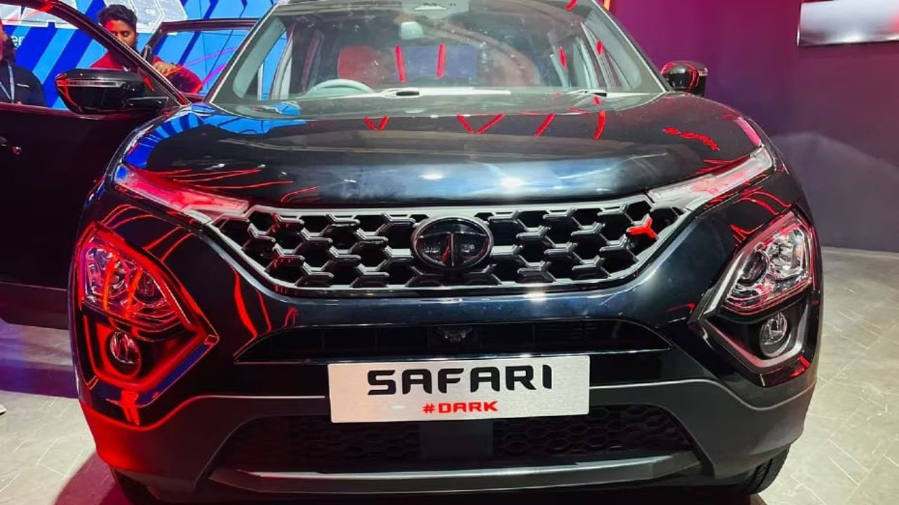 Tata Safari facelift Dark edition Red