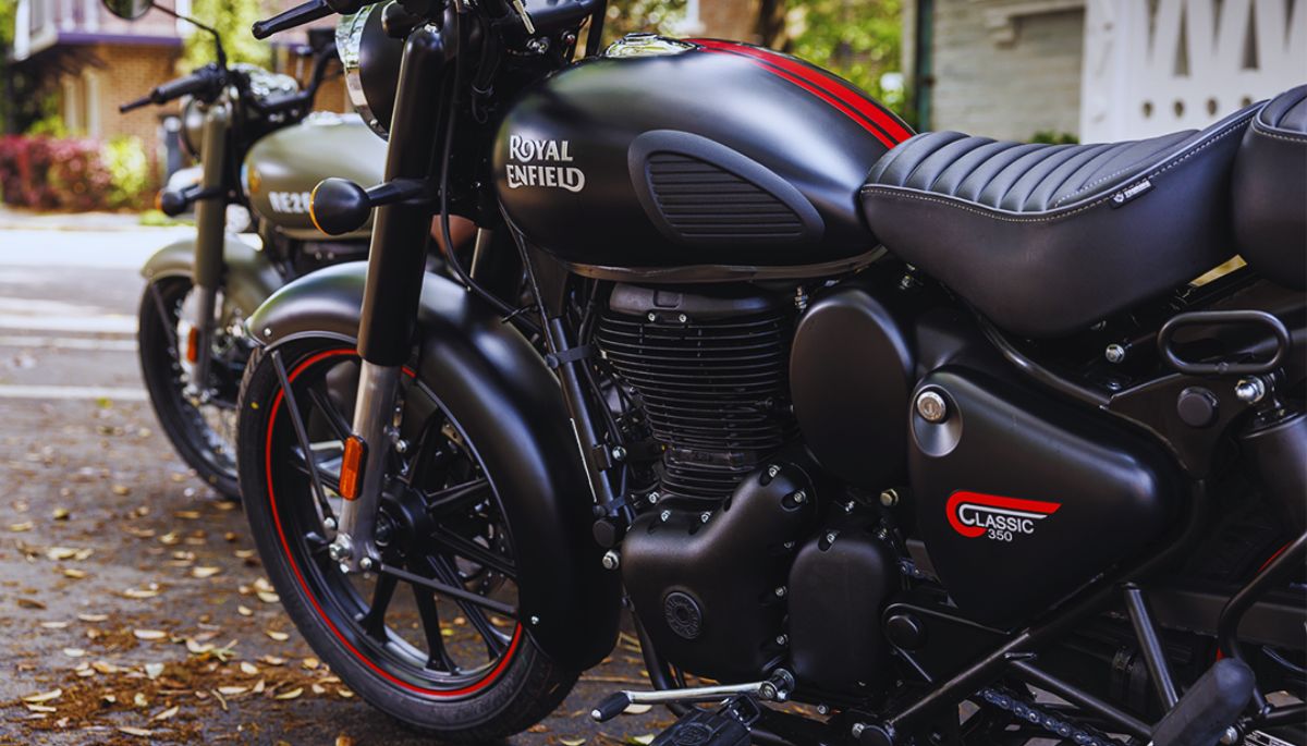BS-VI Royal Enfield Classic 350 launched at Rs 1.65 lakh with two new  colour options - Bike News