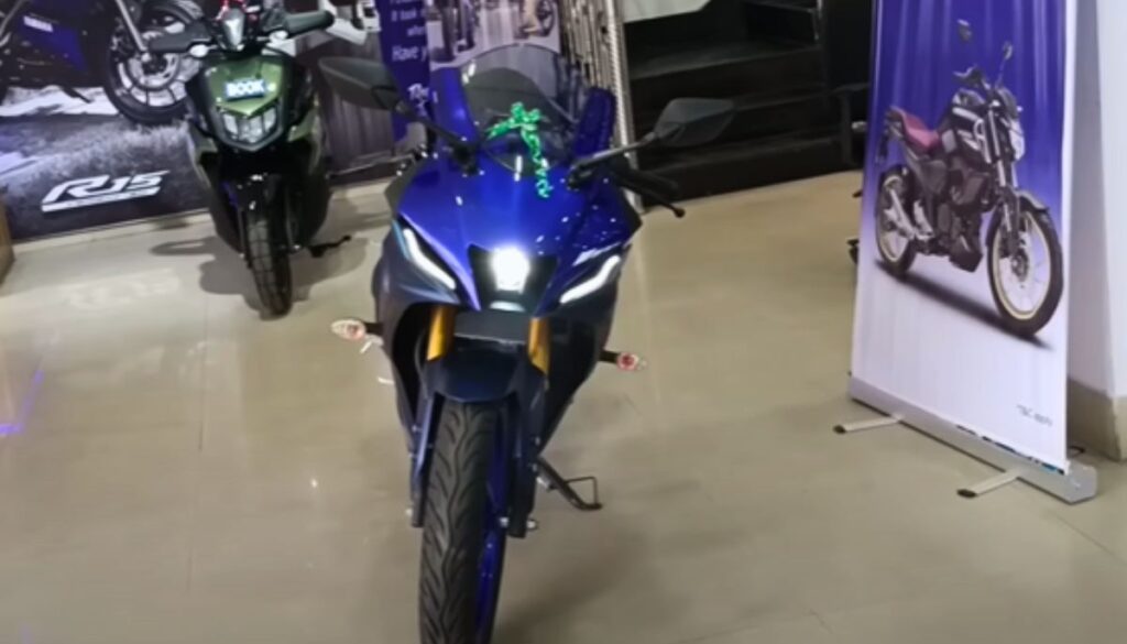 Yamaha R15