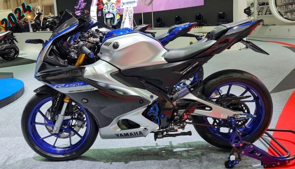 2024 Yamaha R15M Carbon Edition