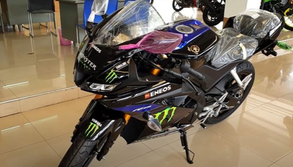 Yamaha R15